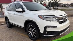 2019 Honda Pilot Touring w/Rear Captain's Chairs