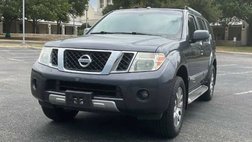 2010 Nissan Pathfinder LE