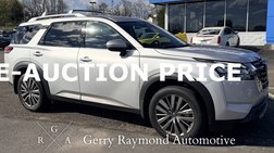 2025 Nissan Pathfinder SL