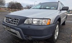 2005 Volvo XC70 Base