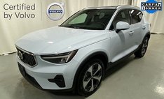 2025 Volvo XC40 B5 Plus Bright Theme