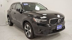 2025 Volvo XC40 B5 Plus Bright Theme