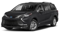 2025 Toyota Sienna LE 8-Passenger