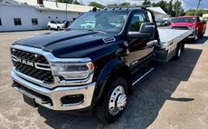 2024 Ram RAM 5500 SLT CHASSIS REGULAR CAB 4X4 120' CA