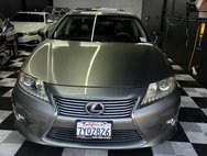 2015 Lexus ES 300h Base