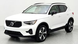 2023 Volvo XC40 B5 Plus Dark Theme