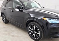 2022 Volvo XC90 T6 Momentum 7-Passenger