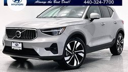 2023 Volvo XC40 B5 Ultimate Bright Theme