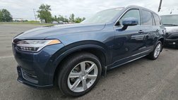 2022 Volvo XC90 T6 Momentum 7-Passenger