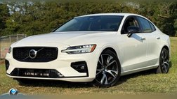 2024 Volvo S60 B5 Core Dark Theme