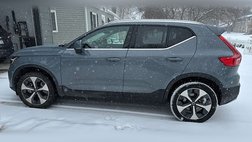 2023 Volvo XC40 B5 Plus Bright Theme