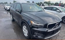2022 Volvo XC40 T5 Momentum
