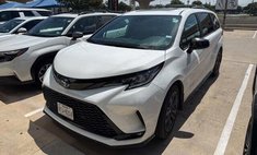 2025 Toyota Sienna XSE 7-Passenger