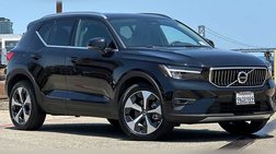 2025 Volvo XC40 B5 Plus Bright Theme