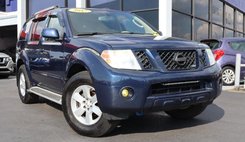 2012 Nissan Pathfinder LE