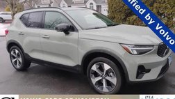 2023 Volvo XC40 B5 Plus Dark Theme