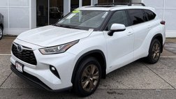 2023 Toyota Highlander Hybrid Bronze Edition