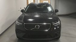 2025 Volvo XC40 B5 Plus Bright Theme
