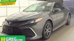 2022 Toyota Camry Hybrid XLE