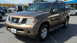 2005 Nissan Pathfinder SE