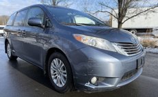 2016 Toyota Sienna XLE 8-Passenger