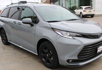 2025 Toyota Sienna Woodland Edition