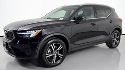 2025 Volvo XC40 B5 Core Bright Theme