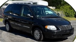2007 Chrysler Town and Country Base