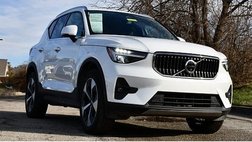 2025 Volvo XC40 B5 Plus Bright Theme