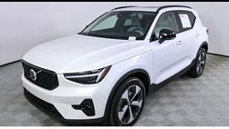 2026 Volvo XC40 B5 Plus