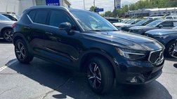 2025 Volvo XC40 B5 Core Bright Theme