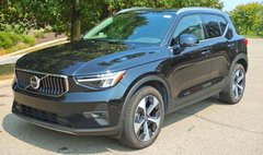2025 Volvo XC40 B5 Plus Bright Theme