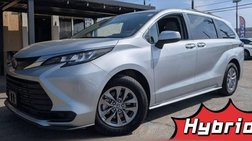 2022 Toyota Sienna LE 8-Passenger