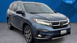 2021 Honda Pilot Touring w/Rear Captain's Chairs