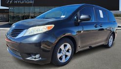 2012 Toyota Sienna LE 7-Passenger Auto Access Seat