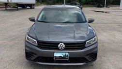 2017 Volkswagen Passat 1.8T R-Line