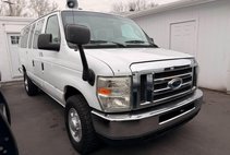 2011 Ford E-Series E-350 XLT Super Duty Extended Passenger Van