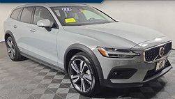 2025 Volvo V60 Cross Country B5 Plus