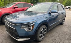 2023 Kia Niro Plug-In Hybrid SX Touring