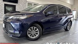 2022 Toyota Sienna LE 8-Passenger