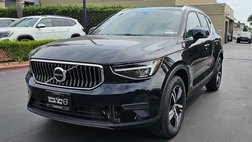 2025 Volvo XC40 B5 Core Bright Theme