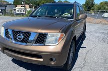 2005 Nissan Pathfinder XE 4WD