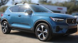 2023 Volvo XC40 B5 Plus Bright Theme