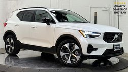2024 Volvo XC40 B5 Core Dark Theme