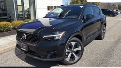 2025 Volvo XC40 B5 Plus Dark Theme