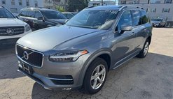 2017 Volvo XC90 T5 Momentum