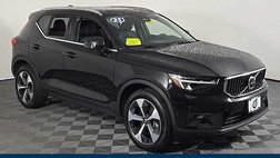 2025 Volvo XC40 B5 Plus Bright Theme