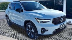 2023 Volvo XC40 B5 Plus Dark Theme