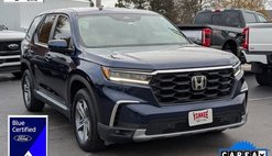 2023 Honda Pilot EX-L w/Rear Captain's Chairs