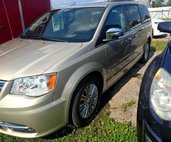 2016 Chrysler Town and Country Touring-L